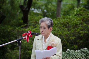 東日本大震災　慰霊碑完成除幕式 早島妙瑞会長