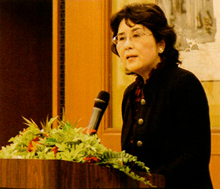 駐日大使夫人汪婉参事官によるご挨拶