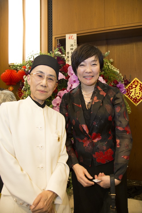 安倍昭恵 首相夫人 早島妙聴理事長