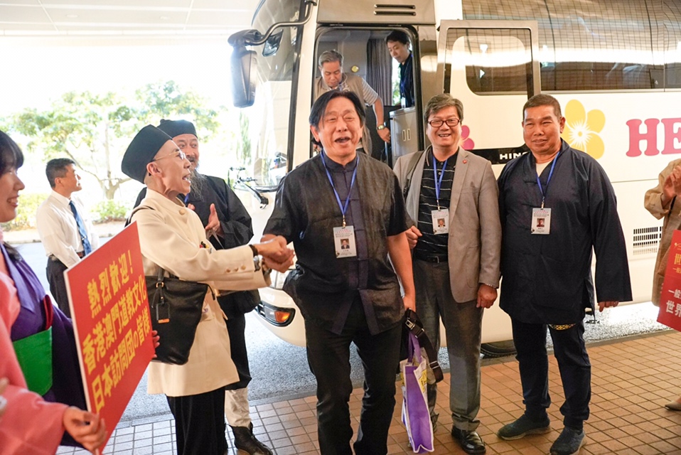 楊 麒生 様（インドネシア）と福岡空港にて記念撮影